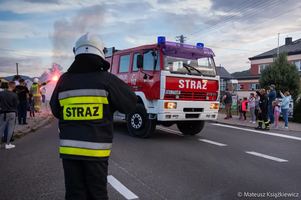 OSP Stróże ma nowy samochód ratowniczo - gaśniczy