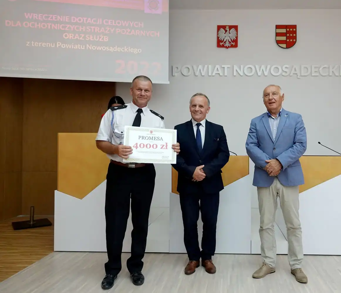 Blisko 300 tys. zł dla strażaków ochotników i służb z terenu powiatu nowosądeckiego
