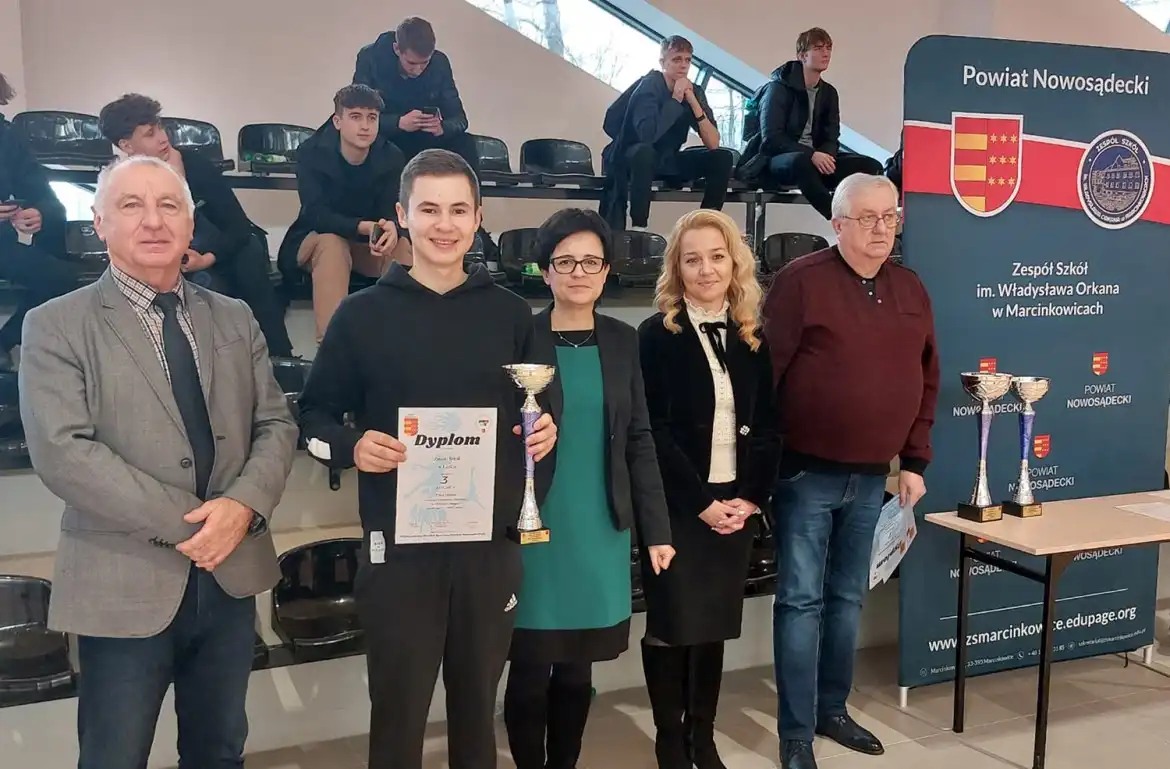 Turniej piłki ręcznej w Marcinkowicach. Najlepsi okazali się Licealiści z Grybowa