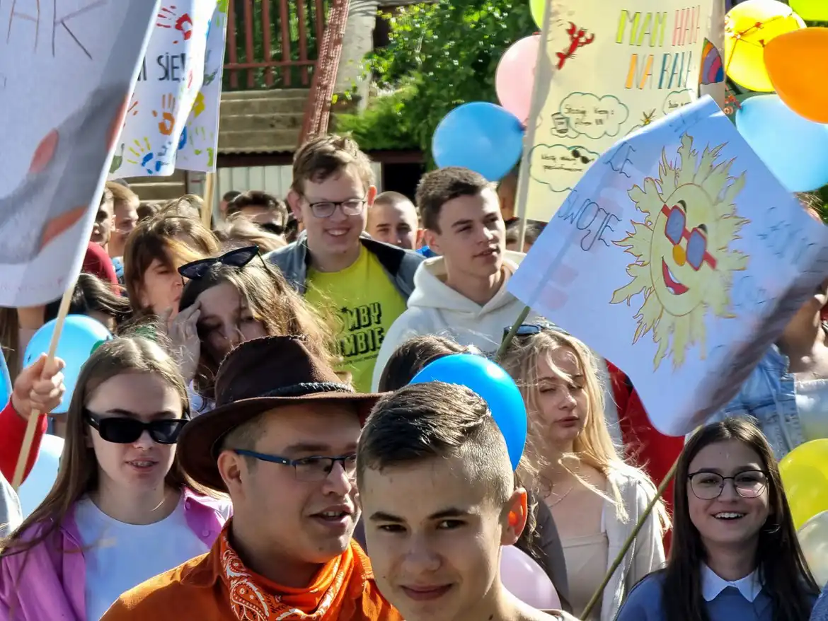 Uczniowie ZS w Łącku wzięli udział w 11. edycji wydarzenia pod hasłem Baw się dobrze! #NIEspieczRaka