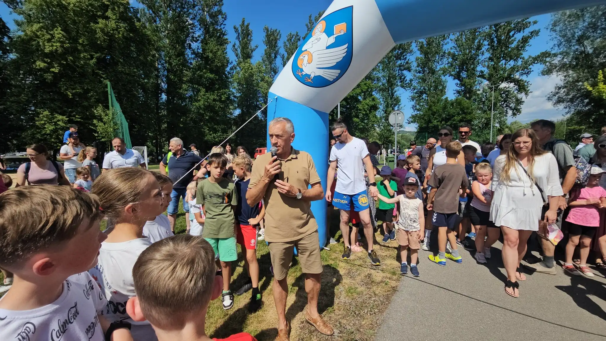 Wakacje rozpoczęte z przytupem. Piknik nad Dunajcem w Łącku pełen atrakcji