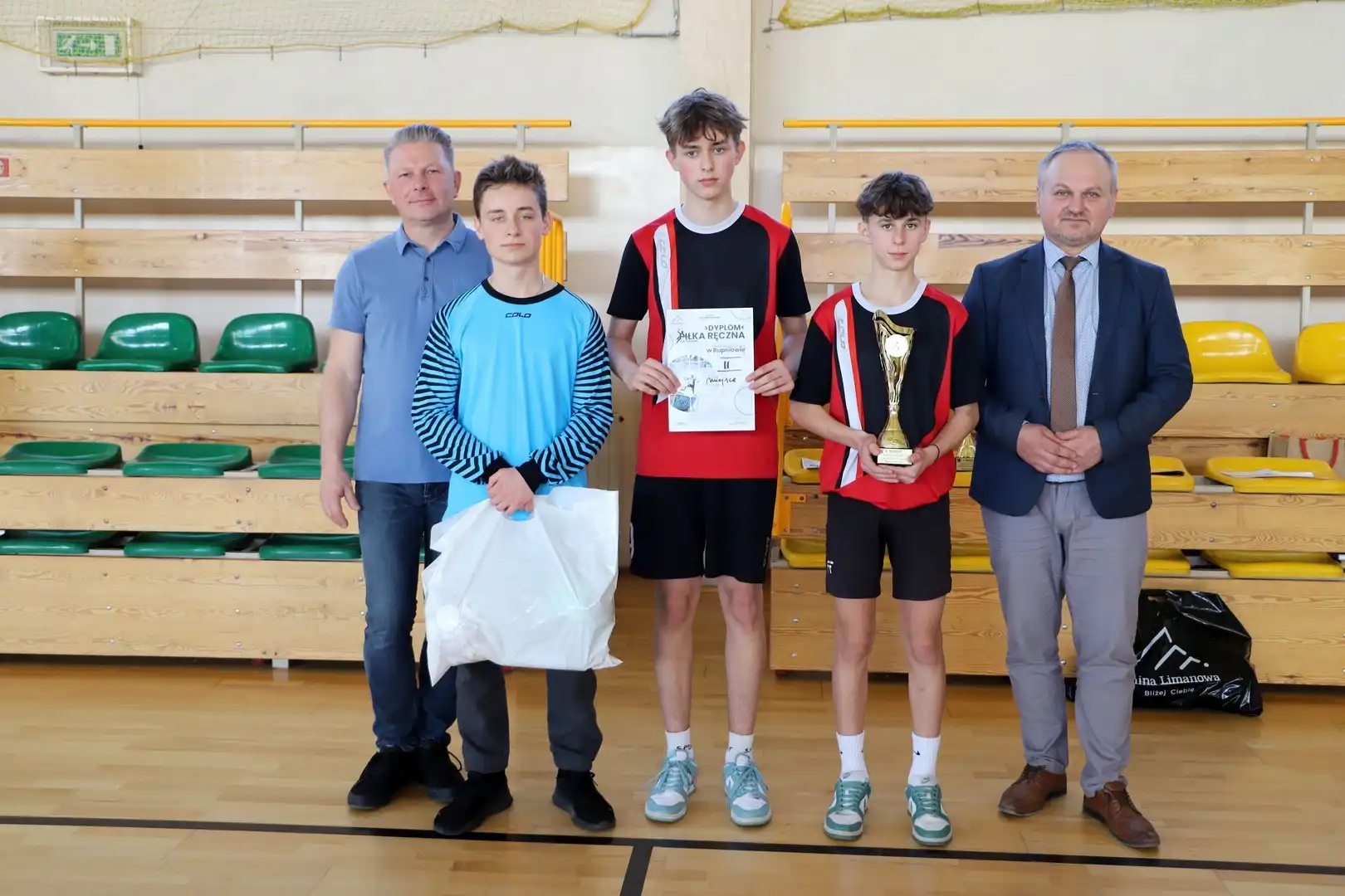 Mistrzostwa Gminy Limanowa w Piłce Ręcznej. Zwycięstwo Starej Wsi 1