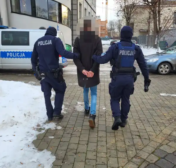 Policjanci zachęcają do wstąpienia w swoje szeregi