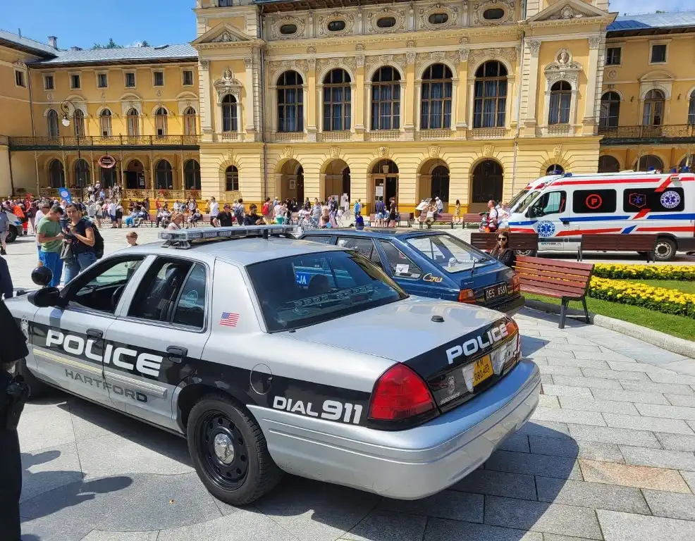 Uroczysty apel z okazji 104. rocznicy powołania Policji Państwowej. Wydarzeniu towarzyszył piknik profilaktyczno-edukacyjny
