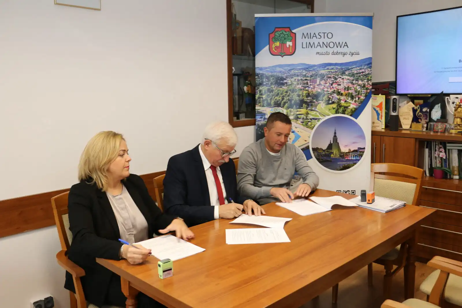 Limanowa: Podpisano umowę na opracowanie projektu rozbudowy skrzyżowania przy ul. Zygmunta Augusta