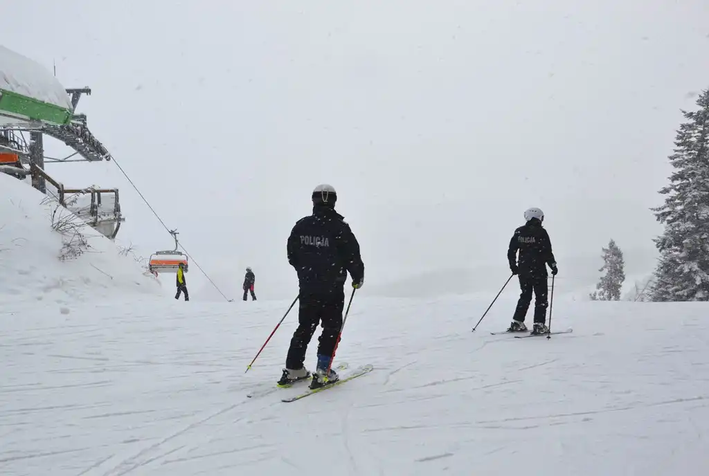 Akcja informacyjno-edukacyjna pod hasłem „Kręci mnie bezpieczeństwo na stoku” na Sądecczyźnie