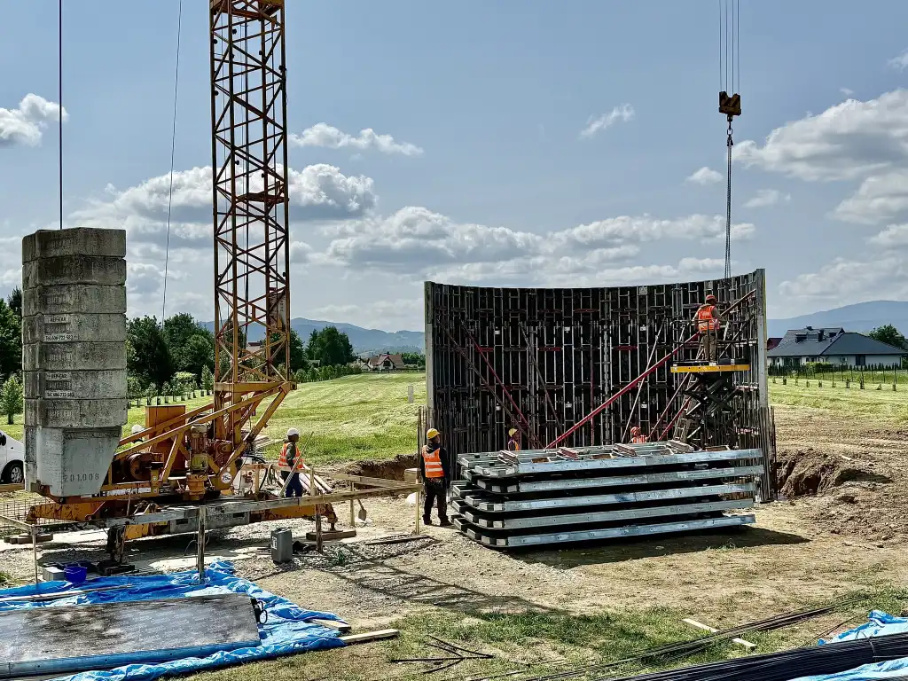 Nowoczesna inwestycja w Świniarsku. Sądeckie Wodociągi budują osadnik koagulacyjny