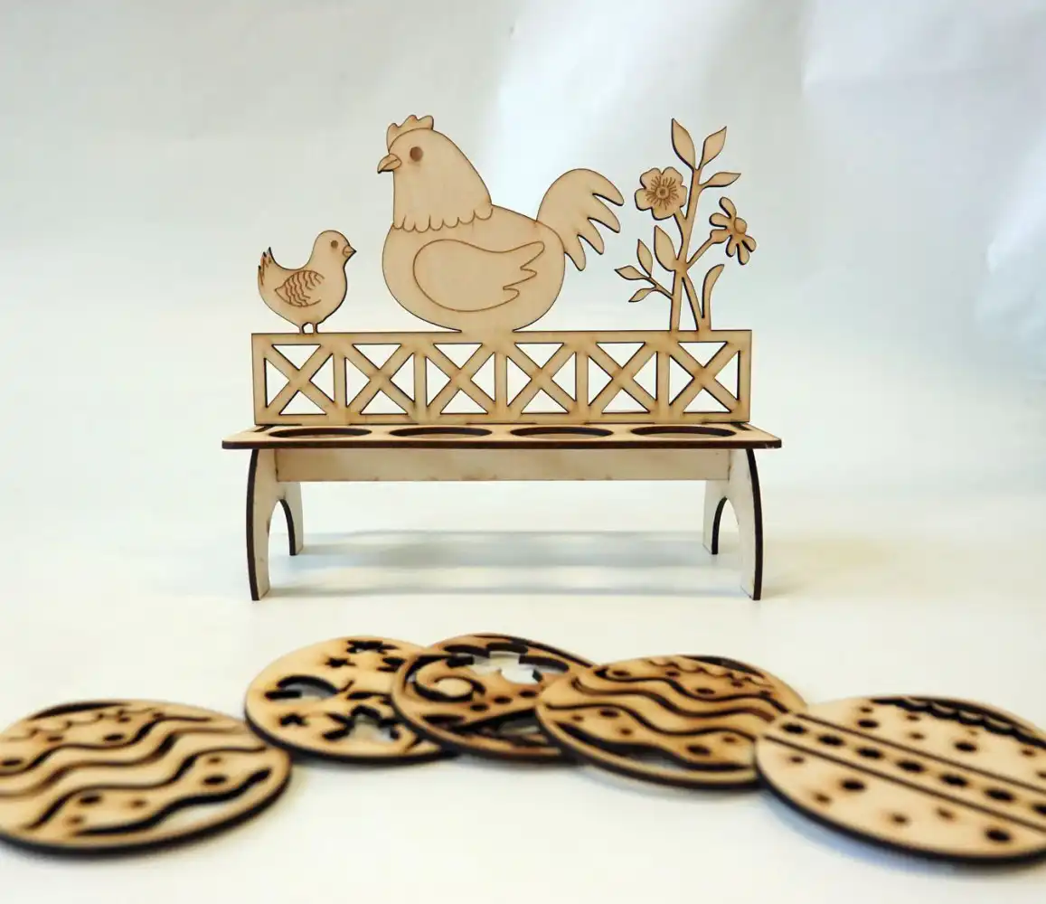 W Zakładzie Aktywności Zawodowej w Nawojowej powstają palmy, świąteczne zajączki i wiele ozdób