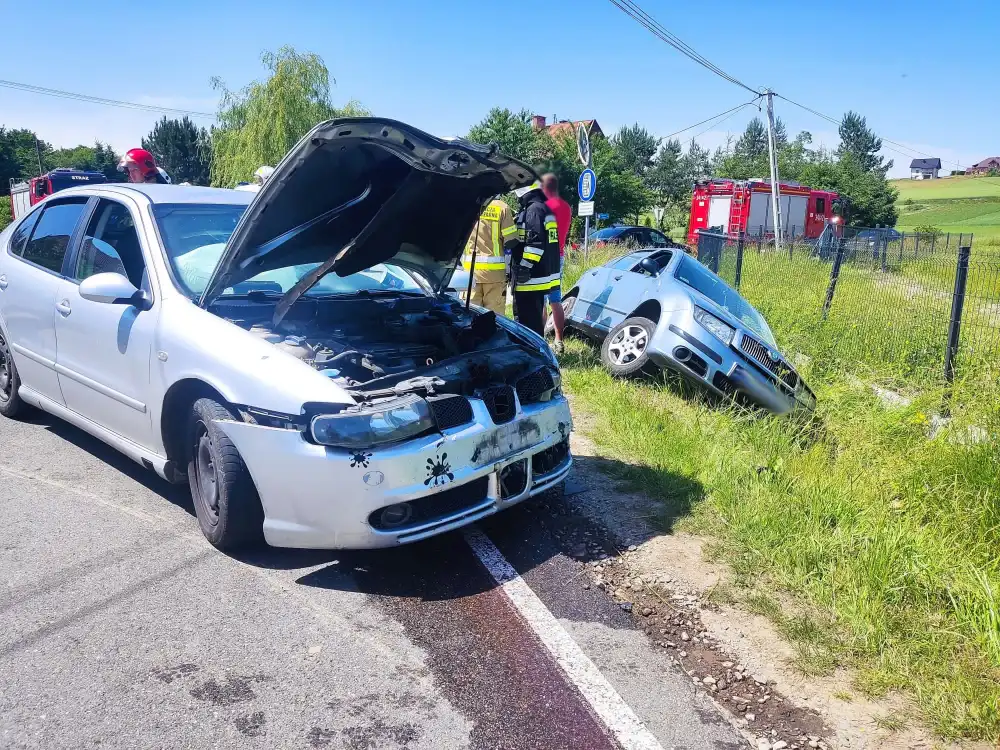 Wypadek w Jasiennej. Trzy osoby trafiły do szpitala