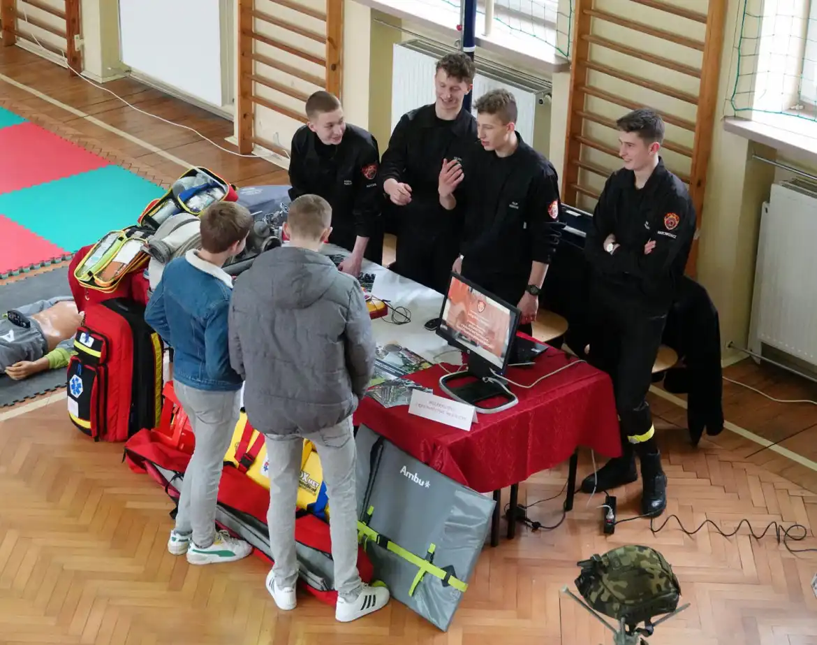 ZS w Marcinkowicach: będzie internat, strzelnica i świetne warunki do nauki. Mundury czekają na ósmoklasistów