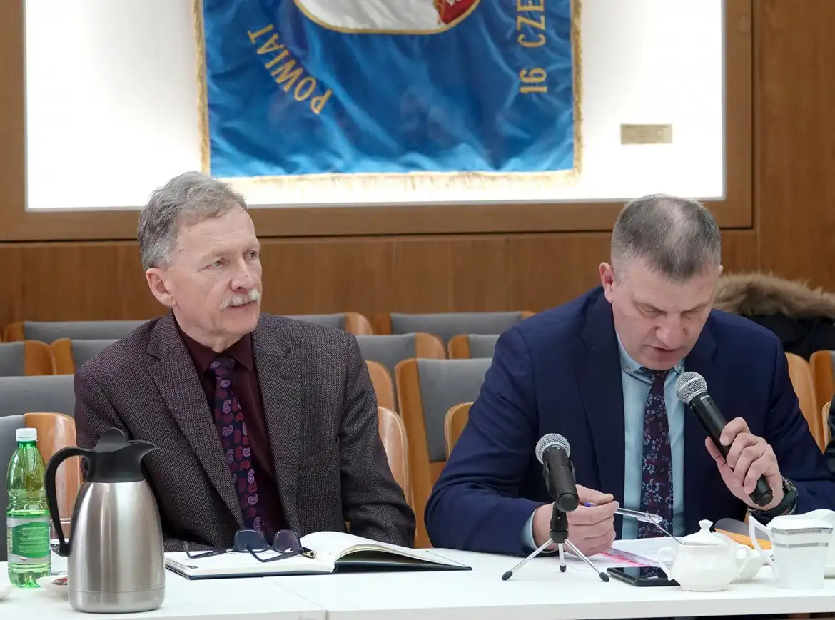 W Starostwie Powiatowym dyskutowano o bezpieczeństwie dzieci i młodzieży