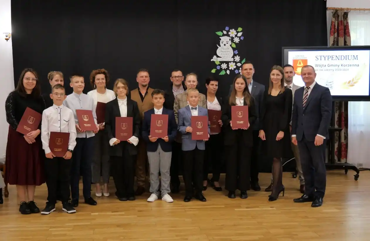 Wójt Korzennej wręczył stypendia. Uczniowie z trzech miejscowości wyróżnieni
