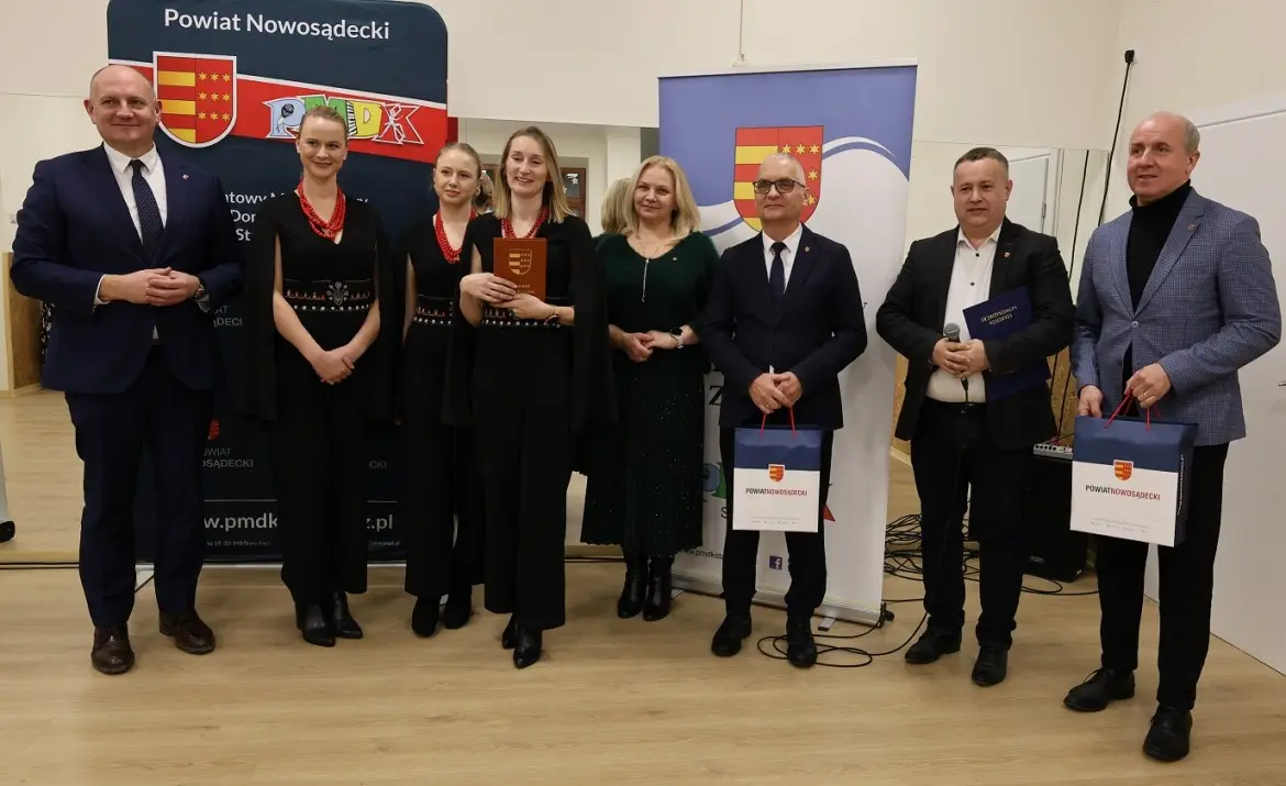 „Folk w duszy gra”. Nowa płyta Lachowskich Dziewczyn w Fonotece Powiatu