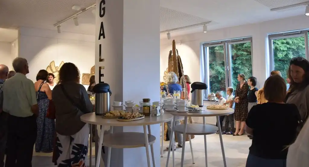 Z pieca i do pieca. Sztuka, która oddycha naturą