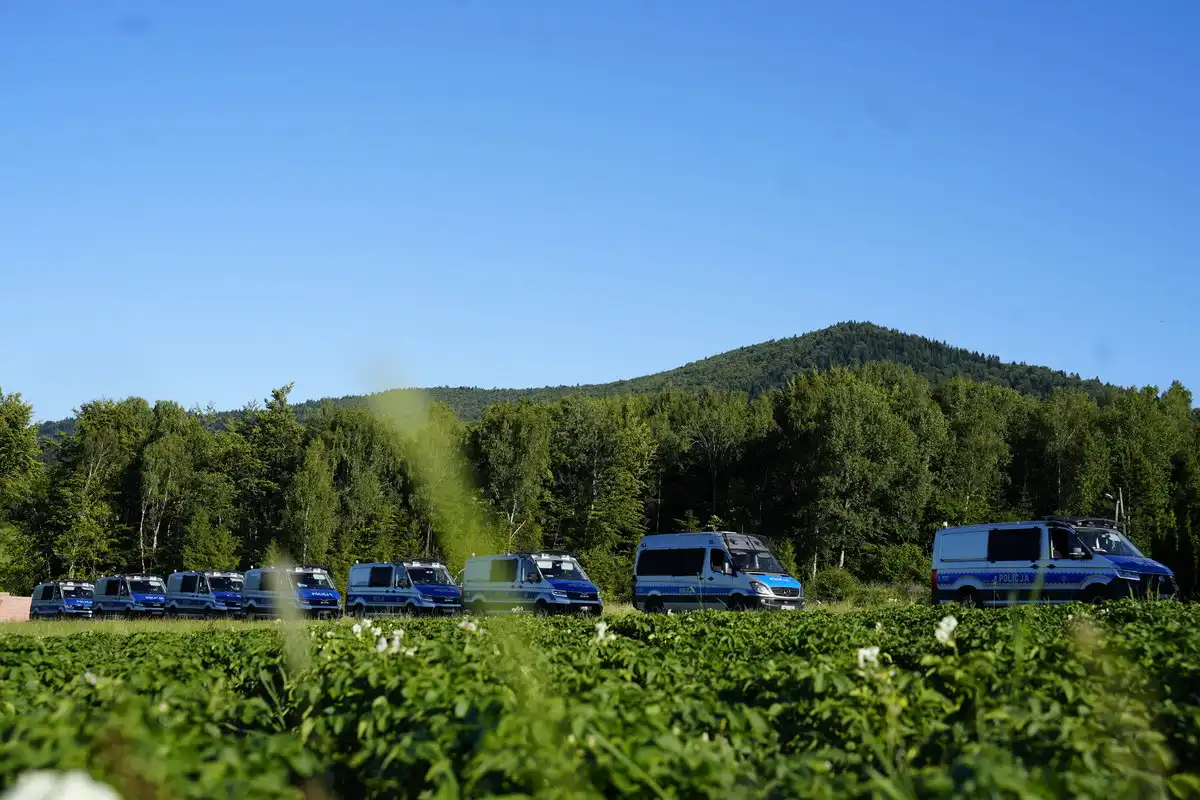 Tragiczny finał obławy w Starej Wsi. Sprawca podwójnego morderstwa nie żyje