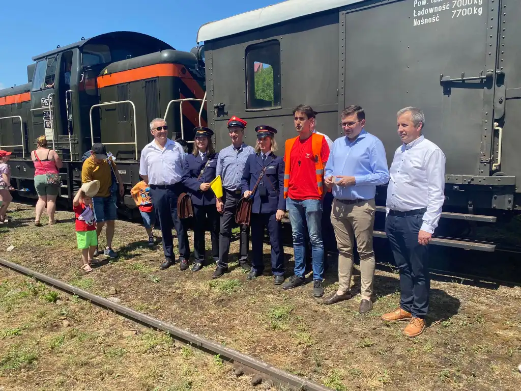 Pociąg RETRO i bicie światowego rekordu. X Galicyjski Piknik Kolejowy w Dobrej