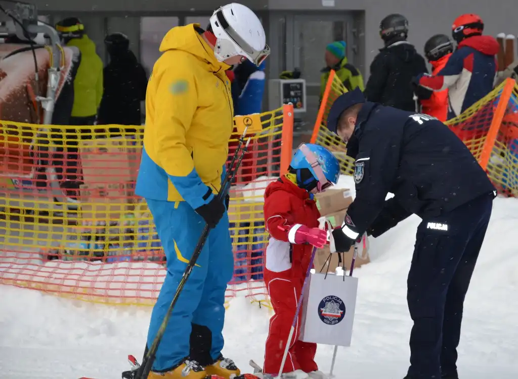 Akcja informacyjno-edukacyjna pod hasłem „Kręci mnie bezpieczeństwo na stoku” na Sądecczyźnie