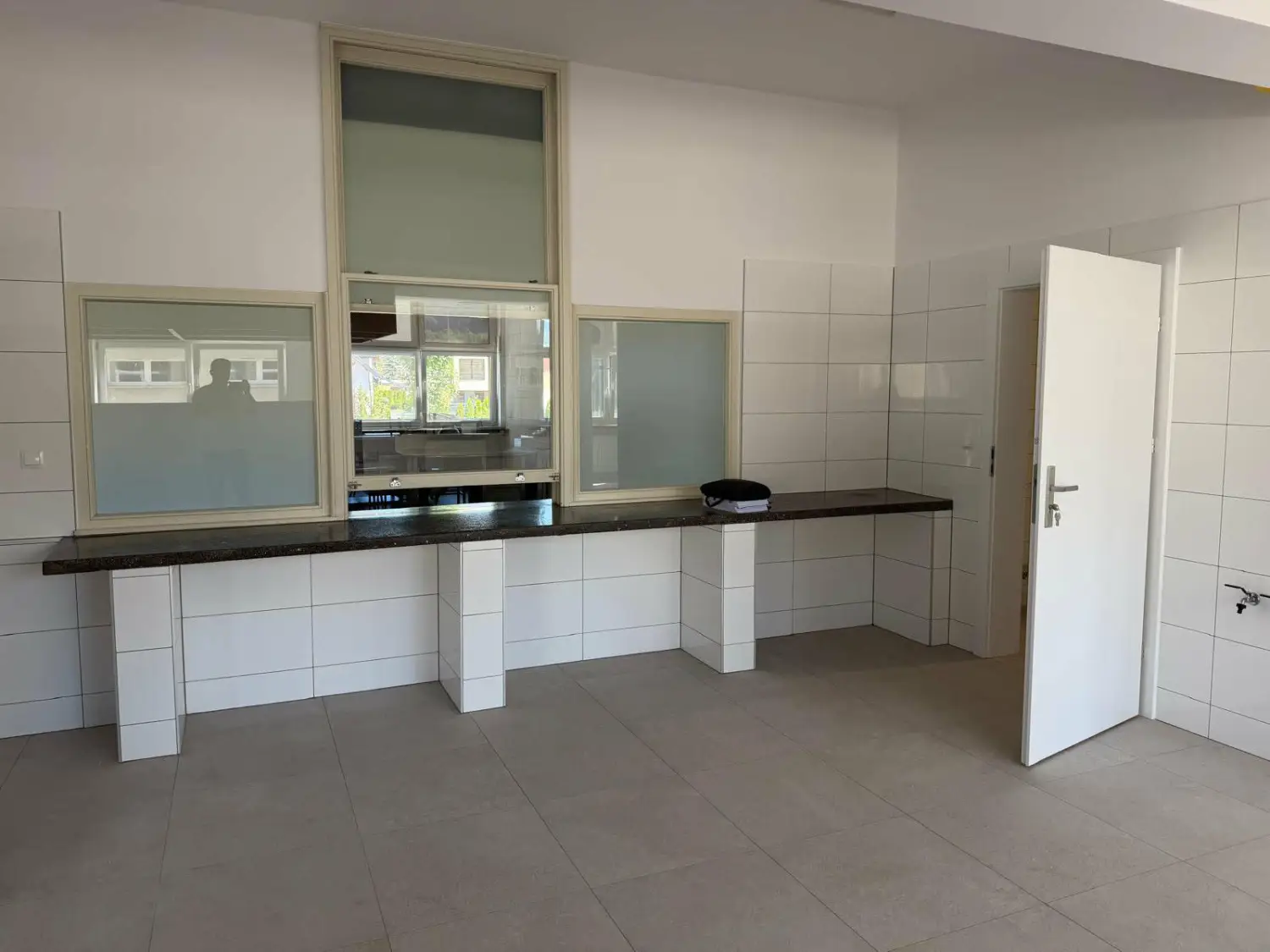 Kuchnia w Zespole Szkolno-Przedszkolnym nr 4 gotowa. Modernizacja była konieczna ze względów sanitarnych