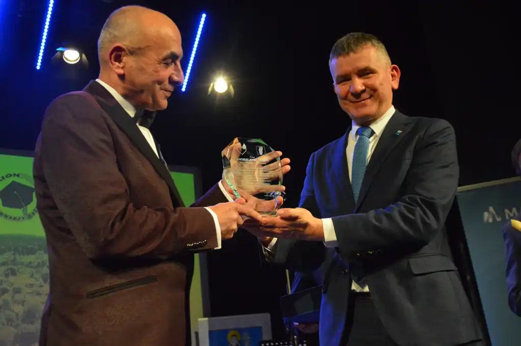 Andrzej Lis odznaczony Medalem Stulecia Odzyskanej Niepodległości. W Starym Sączu odbył się benefis honorowego krwiodawcy