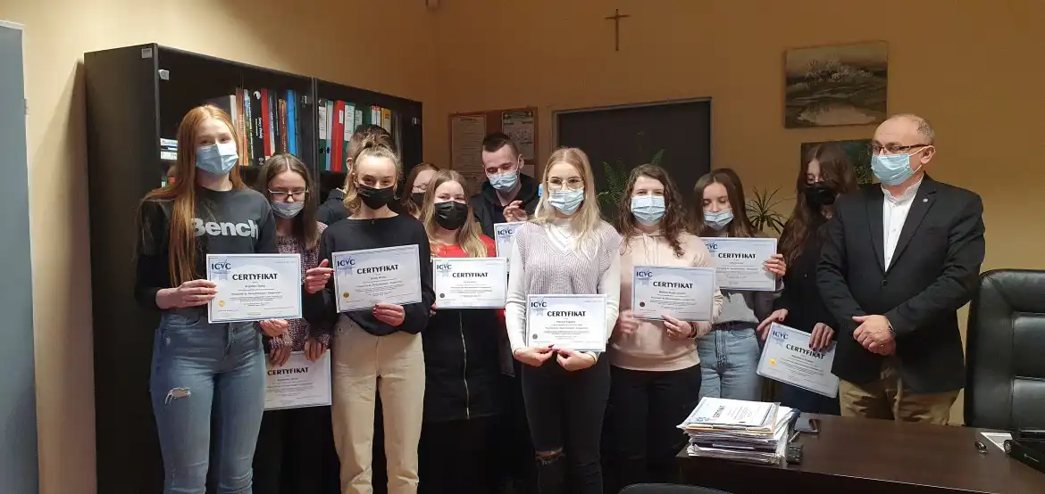 Ekonomiści z ZS w Starym Sączu z certyfikatami „Pracownik ds. Rachunkowości i Księgowości”