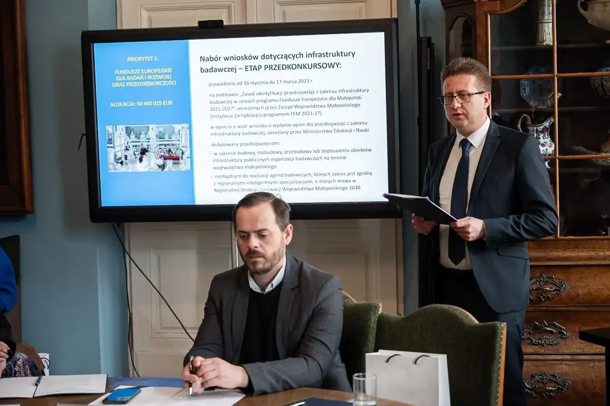 WSB-NLU podpisała porozumienie o współpracy z Województwem Małopolskim