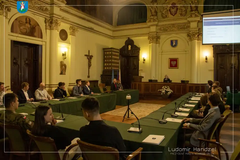 Nowy Sącz: Za nami inauguracyjna sesja IV kadencji Młodzieżowej Rady Miasta