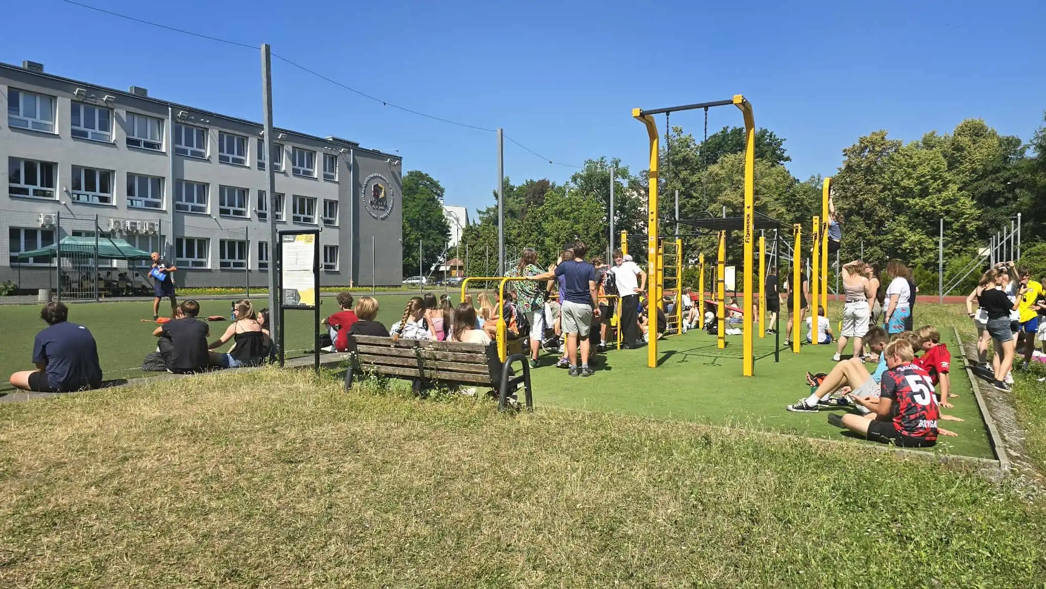 Bezpieczne wakacje nad wodą. WOPR edukuje młodzież