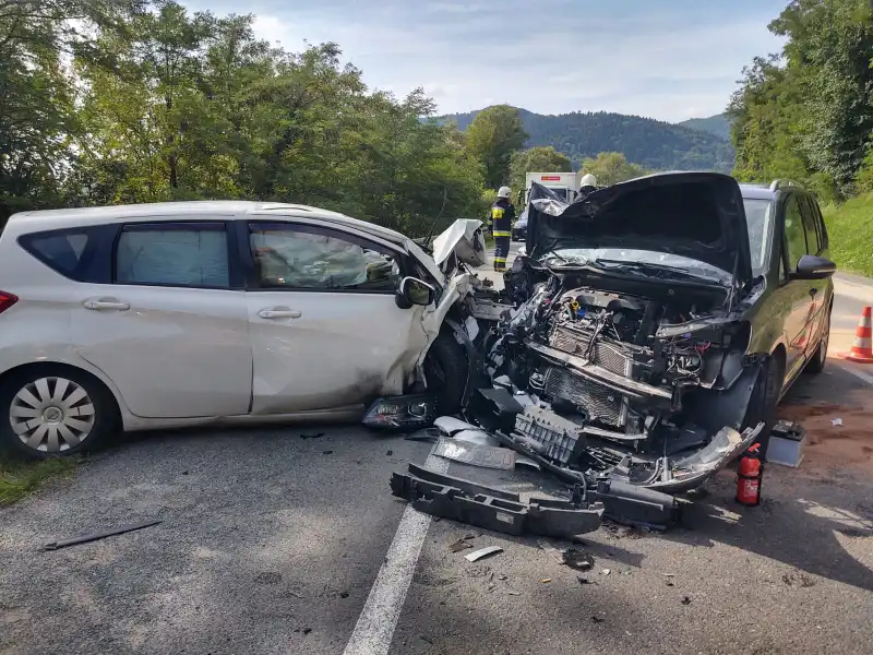 Kurów. Zderzenie czterech samochodów. Trzy osoby w szpitalu