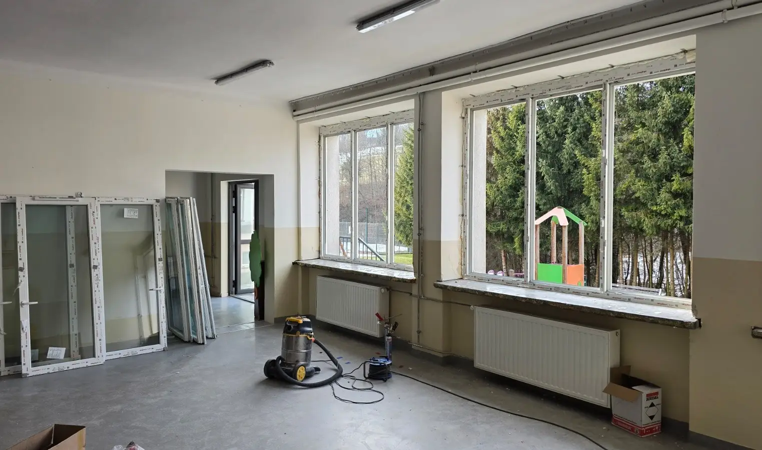 Termomodernizacja na finiszu. Okna wymienione, fotowoltaika gotowa