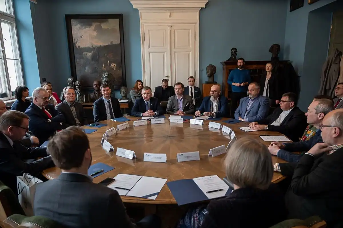 WSB-NLU podpisała porozumienie o współpracy z Województwem Małopolskim