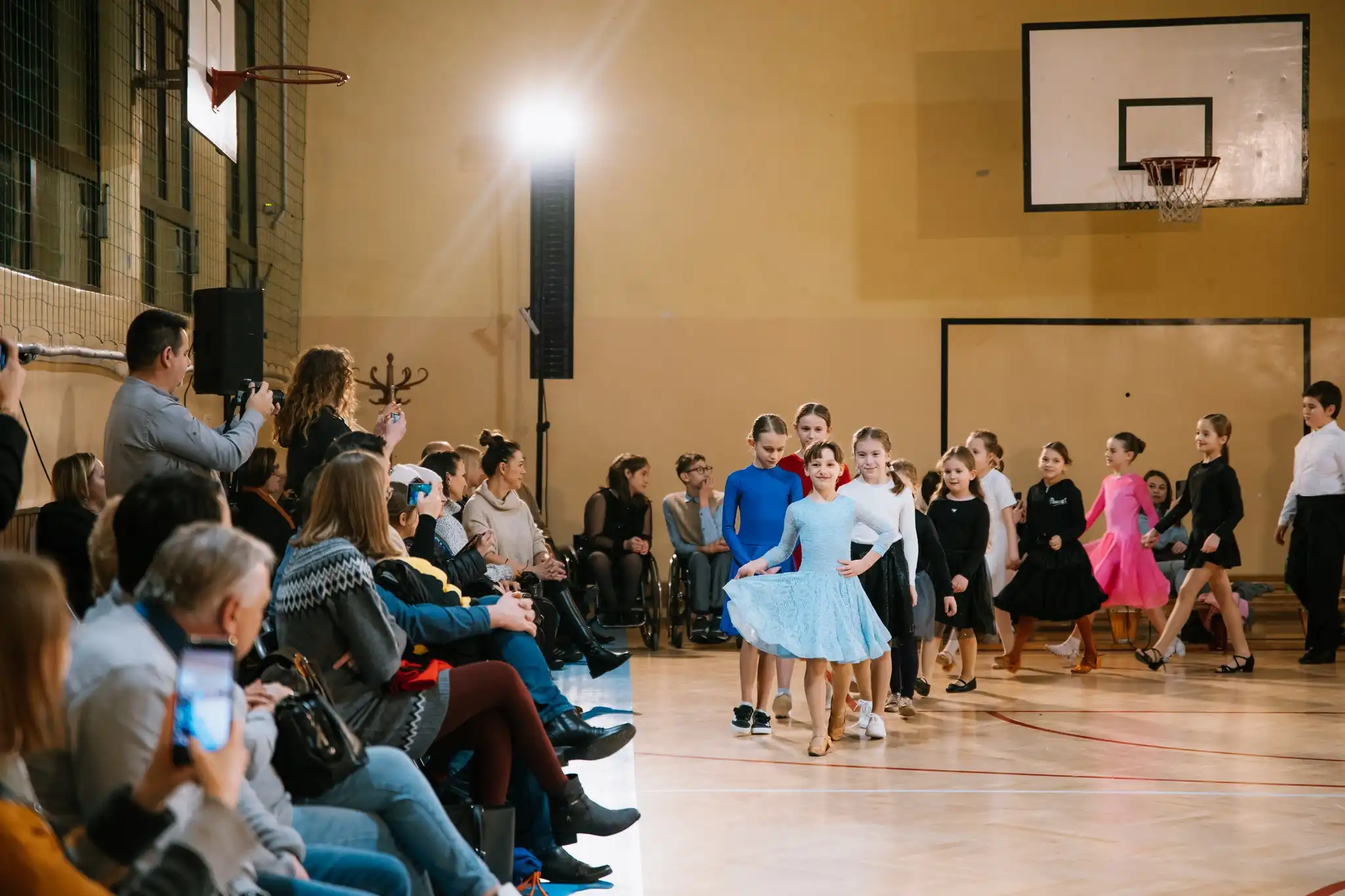 Taniec łączy pokolenia. 3. Mistrzostwa KTT AXIS w Nowym Sączu