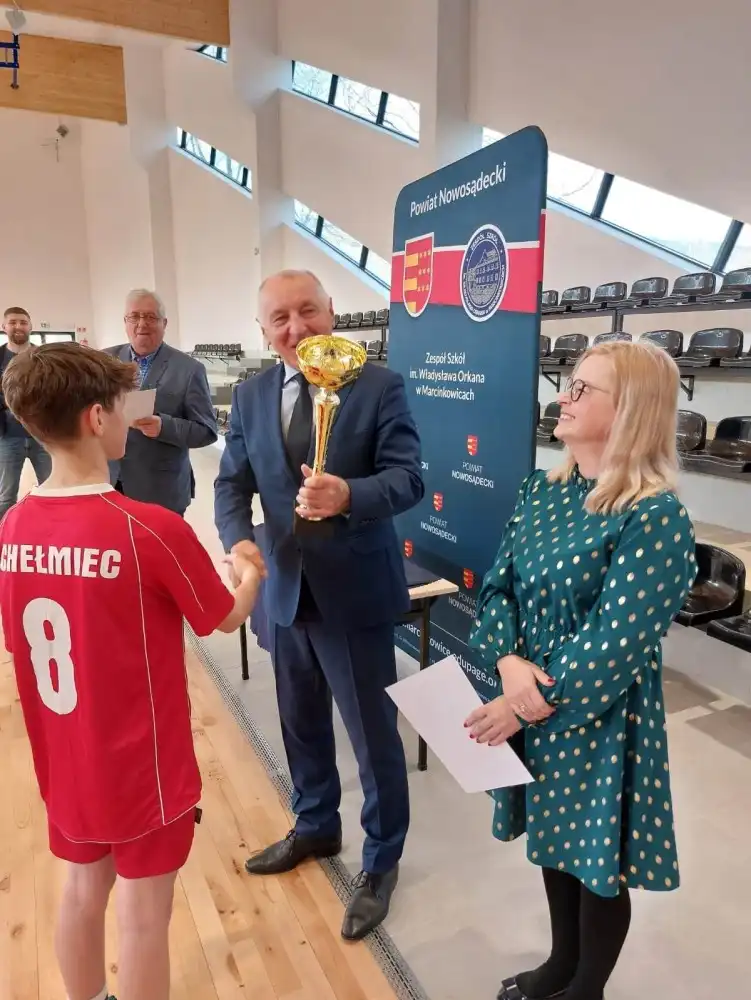 Szczypiorniści ze SP w Jazowsku najlepsi podczas Mistrzostw Powiatu w Piłce Ręcznej Chłopców
