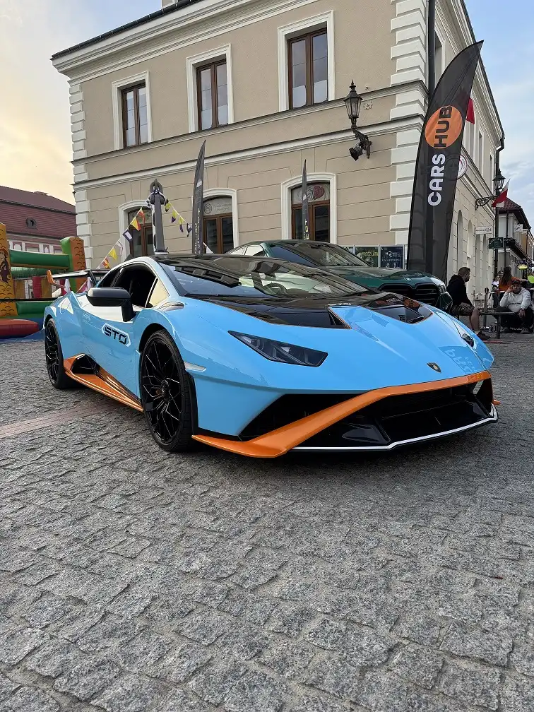 Ferrari, Lamborghini i szczytny cel. Super samochody spełniają marzenia dzieci i zbierają pieniądze na karetki. Już w ten piątek i sobotę w Bochni