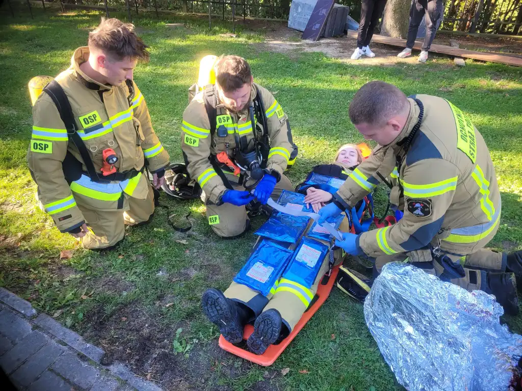 Strażacy z Gminy Gorlice w akcji. Manewry z symulacją pożaru i wypadku drogowego