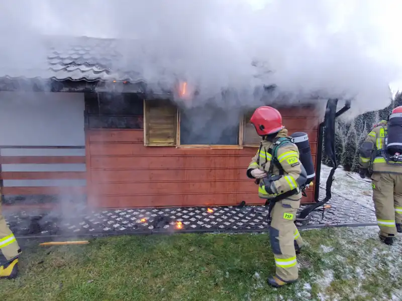 Nowy Sącz ul. Ogrodowa: płonął domek letniskowy