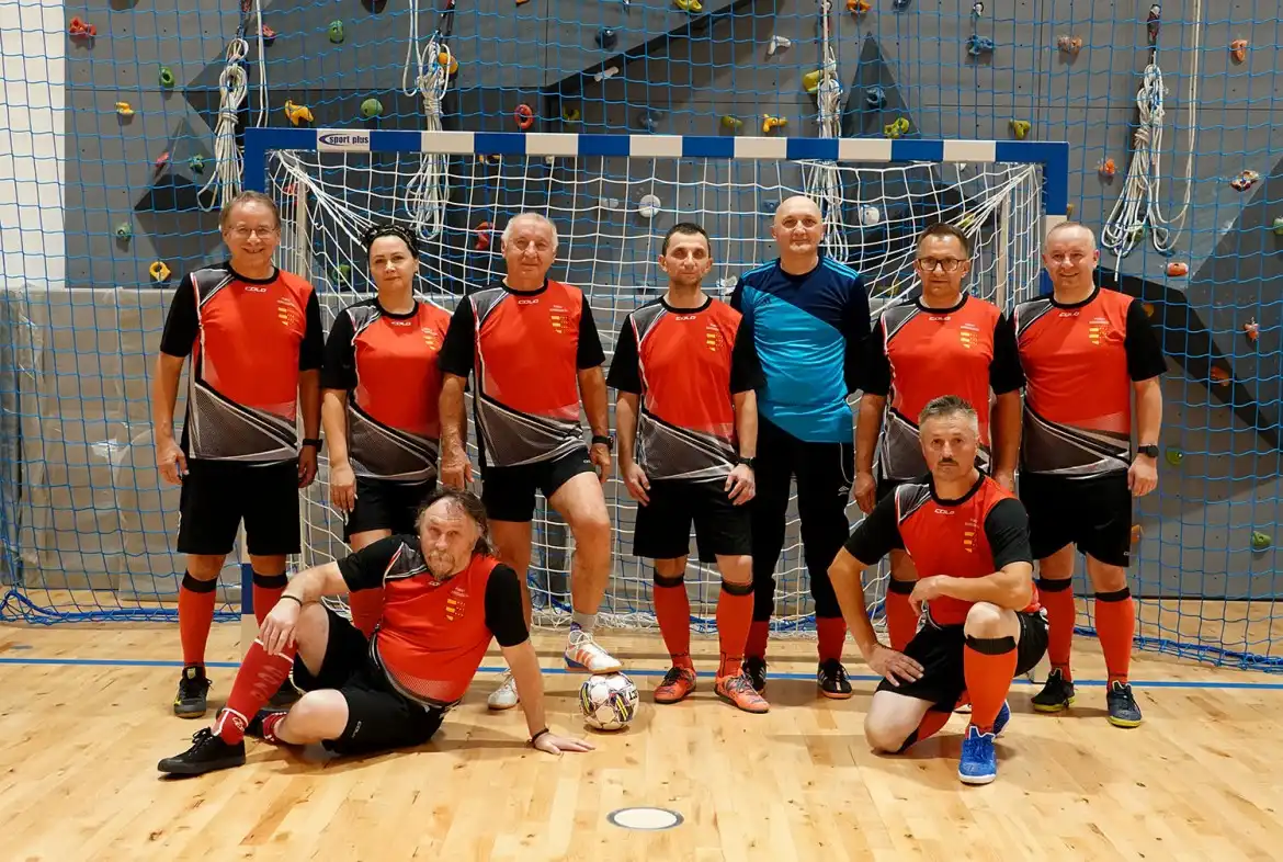 Mecz towarzyski z okazji 20-lecia partnerstwa między Powiatem Unna a Powiatem Nowosądeckim. Niemiecka drużyna pokonała gospodarzy