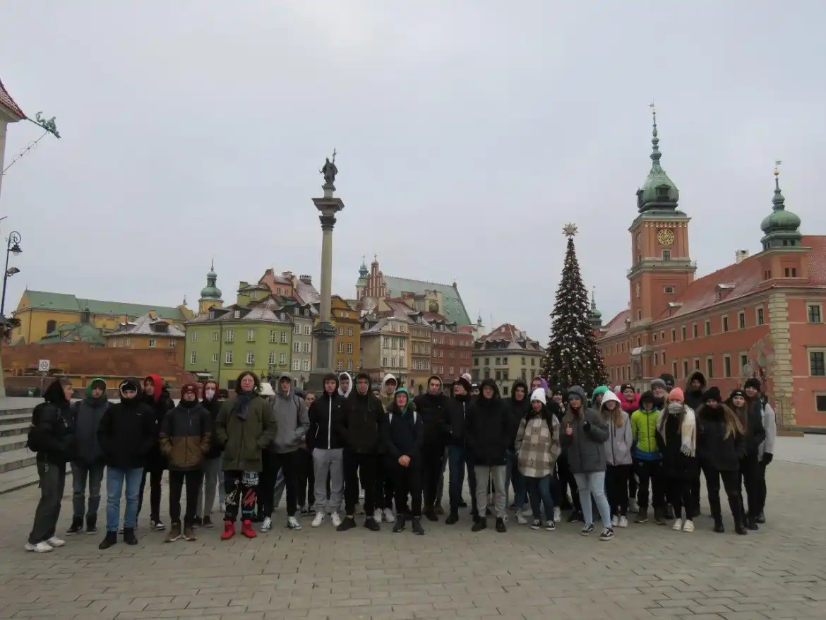 Uczniowie z ZS w Marcinkowicach poznawali Polskę