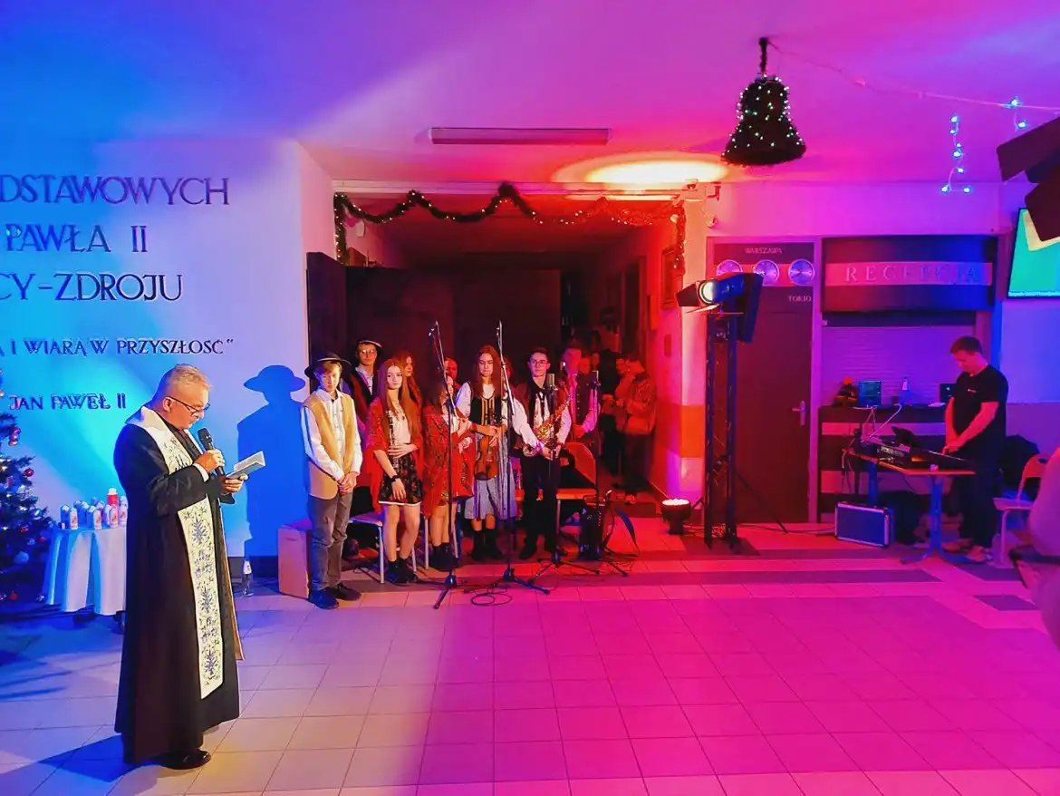 Spotkanie przy wigilijnym stole w ZSP w Krynicy-Zdroju
