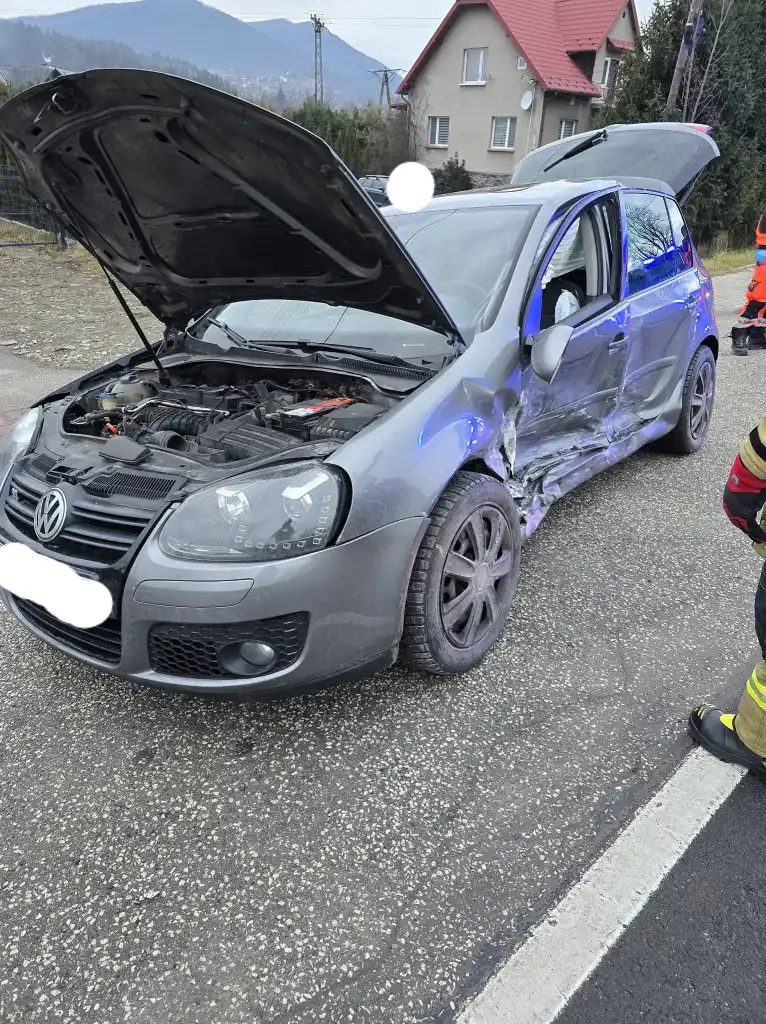 Wypadek w Mszanie Dolnej. Jedna osoba trafiła do szpitala