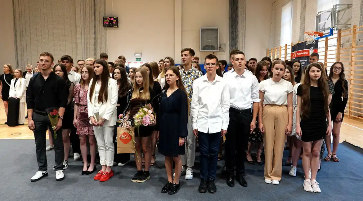 W szkołach powiatowych odbyło się uroczyste zakończenie roku szkolnego