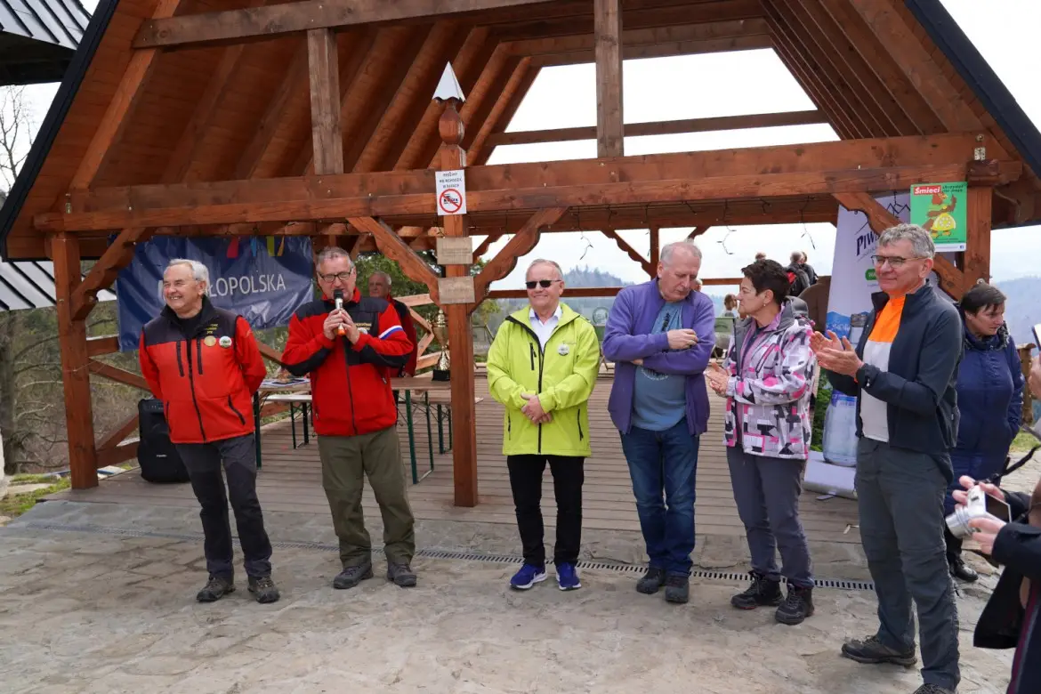 Przehyba pełna turystów. Sezon górski w Małopolsce oficjalnie otwarty