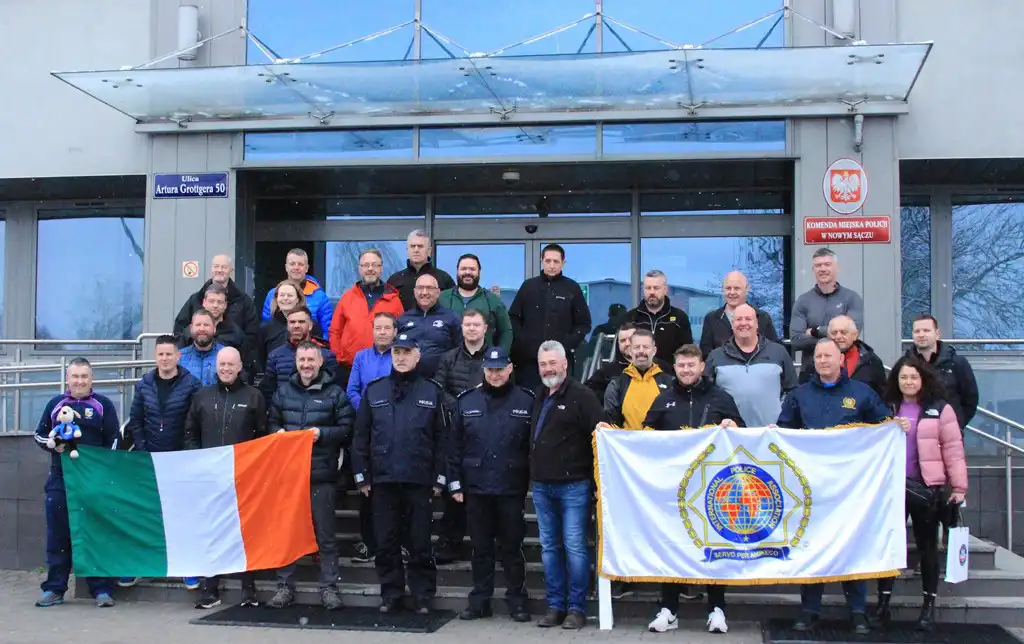 Sądeccy mundurowi pomogli w przejeździe konwoju irlandzkich policjantów z darami dla Ukraińców