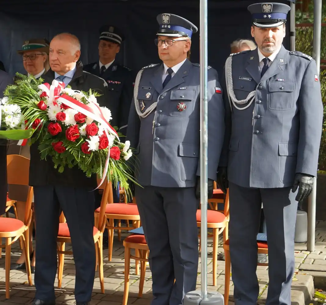 W Zakładzie Karnym w Nowym Sączu odsłonięto tablicę upamiętniającą ofiary niemieckiej okupacji i represji komunistycznych