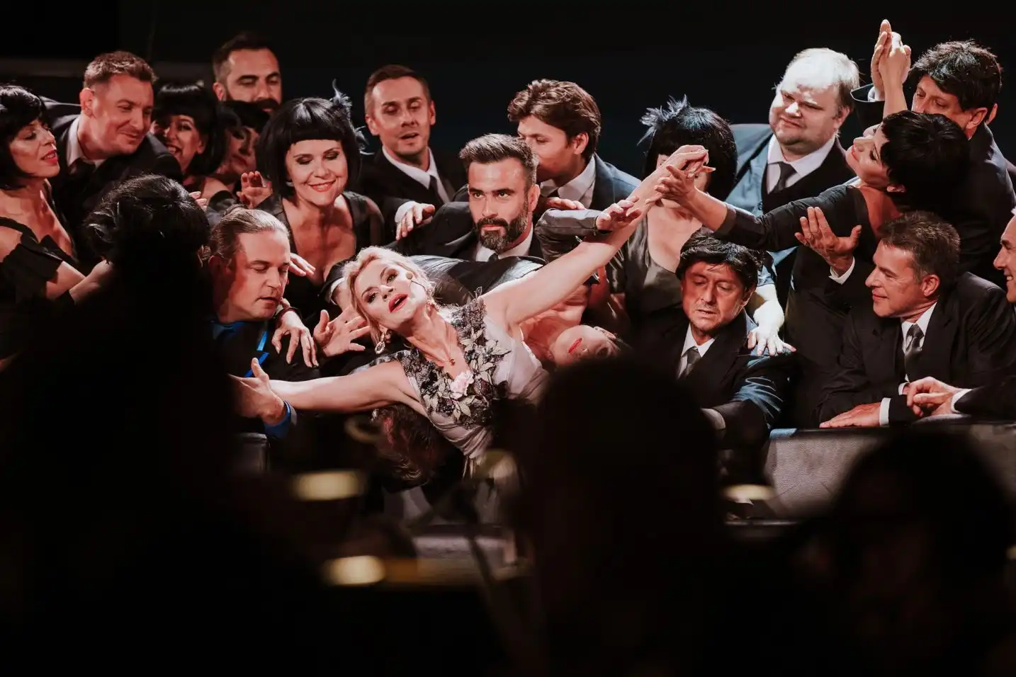 Krynicka publiczność obejrzała jedną z najbardziej znanych oper w historii muzyki – „Traviatę”