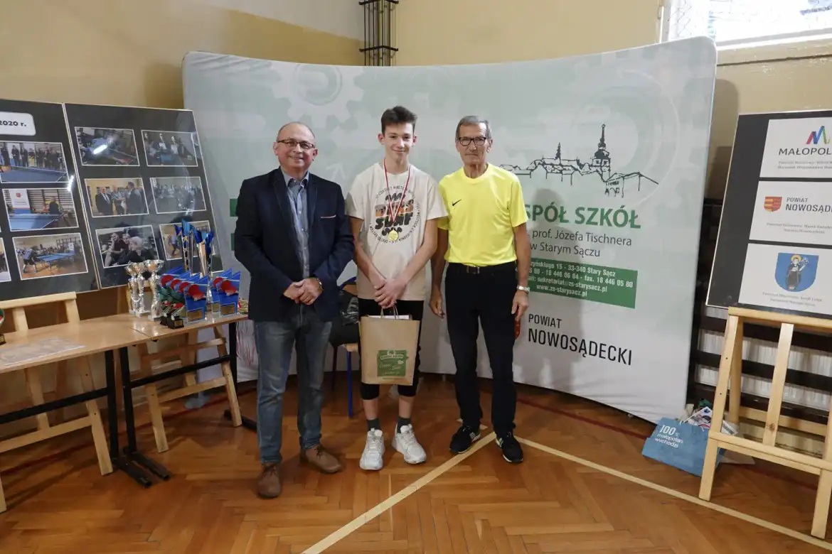 Stary Sącz: Samorządowcy grali w tenisa stołowego