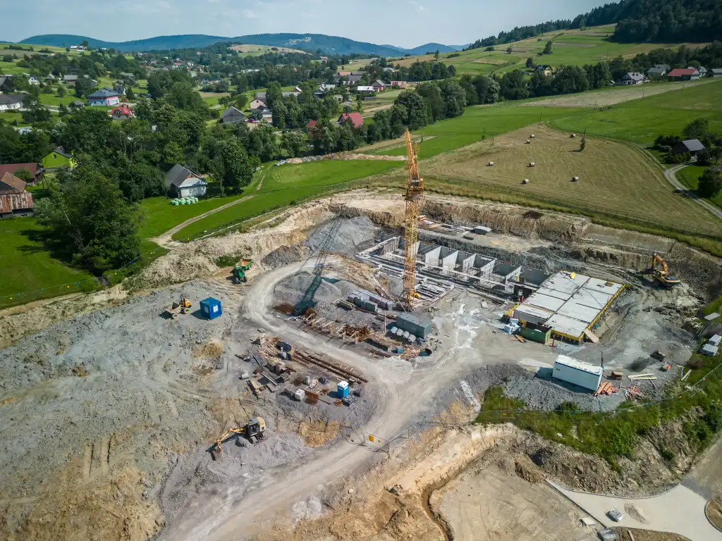 Postępuje budowa nowej szkoły podstawowej w Gródku