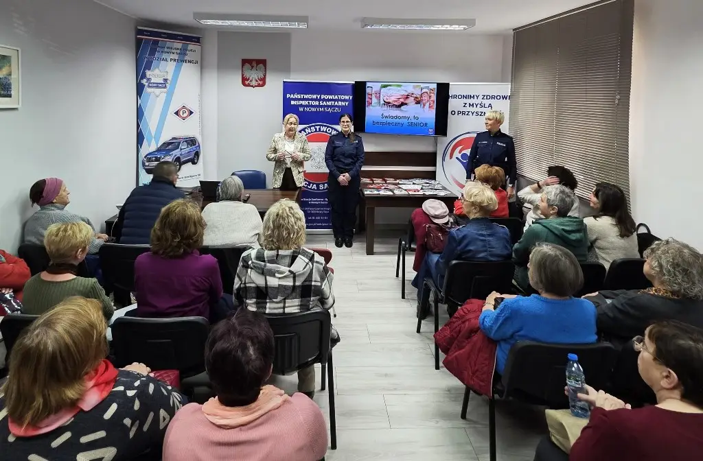 Bezpieczny senior w sieci. Edukacyjne spotkanie w Nowym Sączu