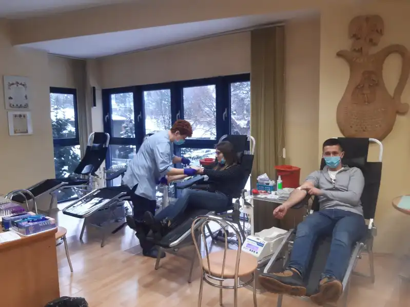 W PSP w Krynicy Zdroju odbyła się akcja poboru krwi. Dawcy oddali 9 litrów krwi