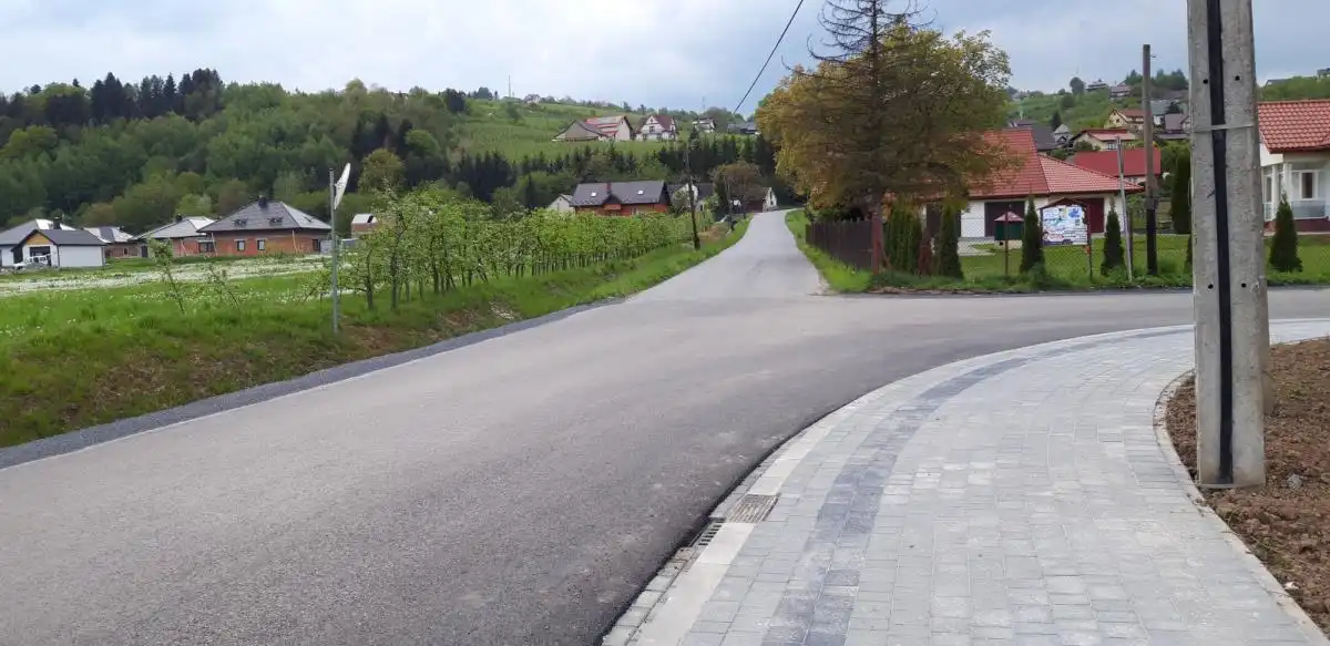Przebudowa jednej z dróg w Gminie Łososina Dolna zakończona