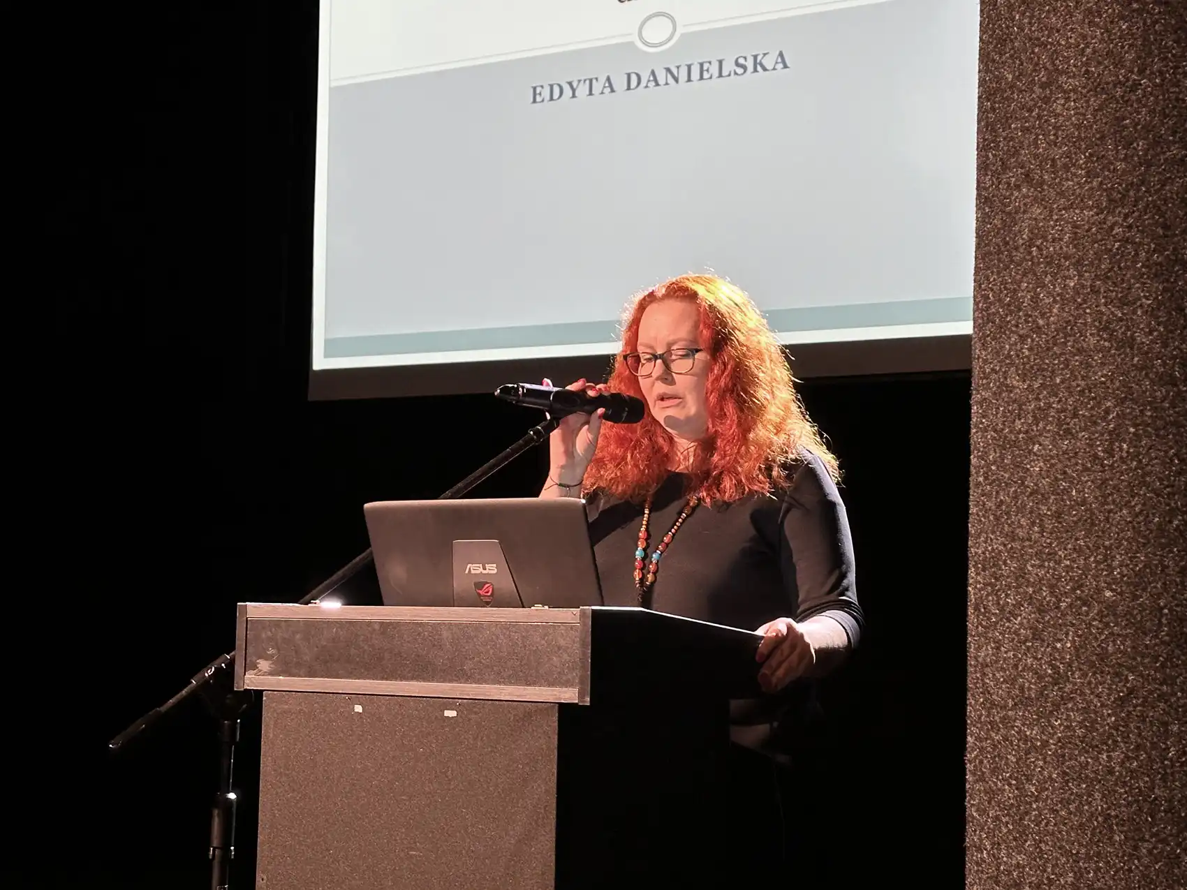 Głos w ciemności. Pamięć o Holokauście na konferencji w Auli ANS